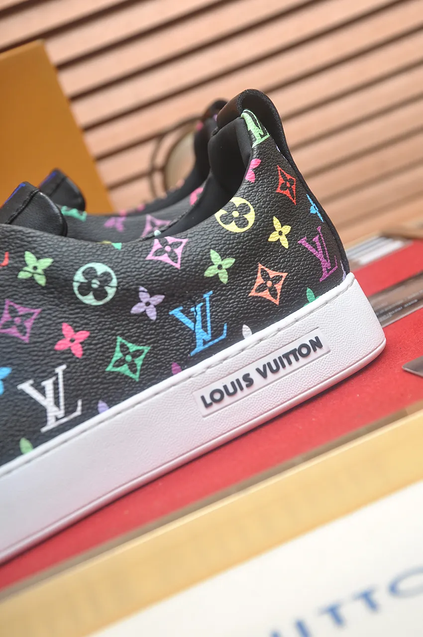 Men's men's shoes💰460💶[LOUIS VUITTON] Same style as LV. Louis Vuitton official website [satisfied] original single hot model, LV original factory cowhide material 👑1:1 original plate, sheepskin lining, original foam outsole. Body accessories one-to-one mold opening 💪 Counter quality 🙏 Dear friends, if you are still worried about wearing matching shoes 💋, then these shoes are your best choice 🎁🎁! 38-44